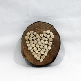 Base de Madeira com Coração em Chícharos