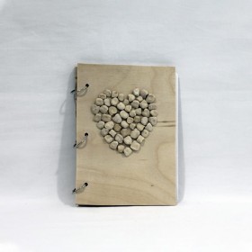 Bloco c/ Folhas Brancas e Capa com coração em Chícharo