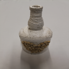 Peça Decorativa - Garrafa com Coração em Chícharo