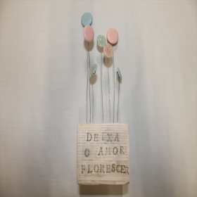 Decoração "Deixa o Amor Florescer" com Arame e Botões