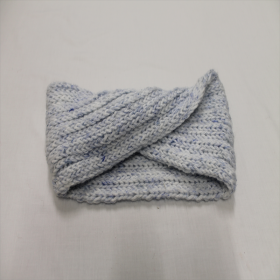 Acessório para Cabelo na Cor Branco e Azul