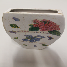 Jarra Branca com Flores