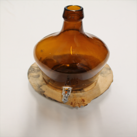 Garrafão com Torneira em Base de Madeira