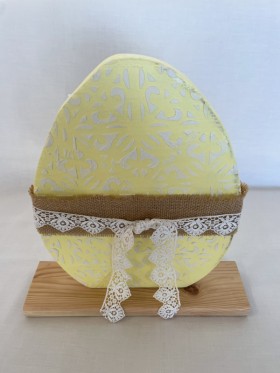 Ovo da Páscoa em Amarelo